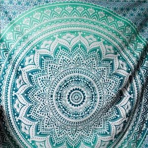 blue green mandala tapestry💙💚 very pretty
